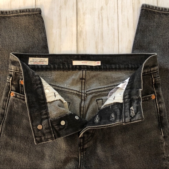 NWOT Urban Outfitters-Levi Premium Wedgie Jeans - Picture 6 of 9